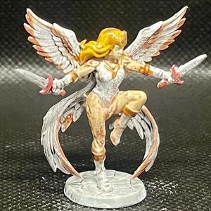 32mm Heroic Mini – Sera Lux, Celestial Guardian (V3)