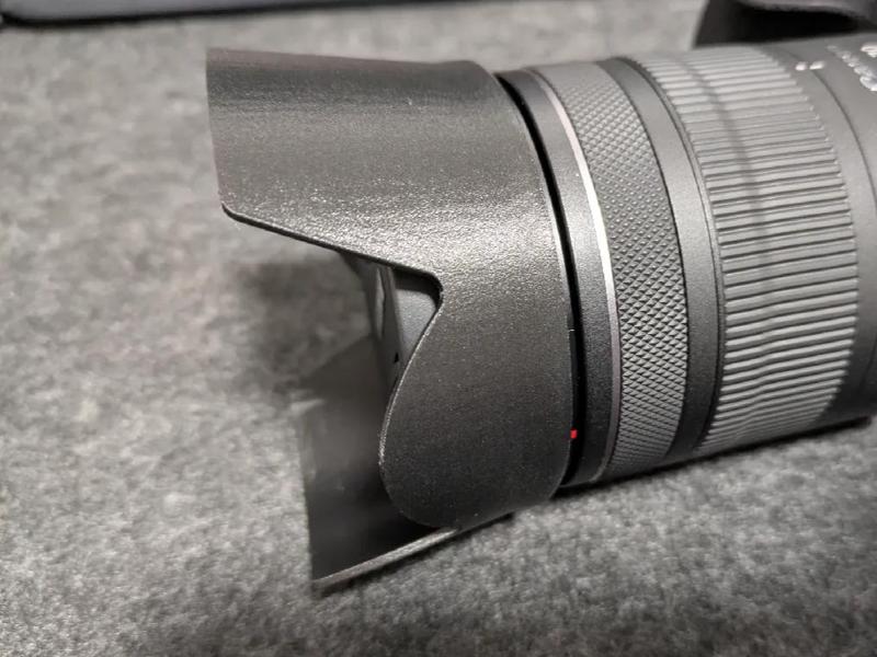 Lens Hood equivalent to Canon EW-73D