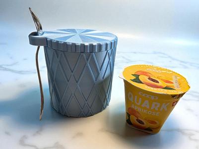 Quark Transport Container with Lid and Spoon Holder