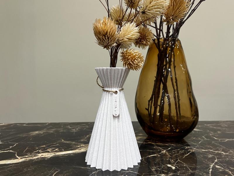 Floral vase or ambient fragrance diffuser