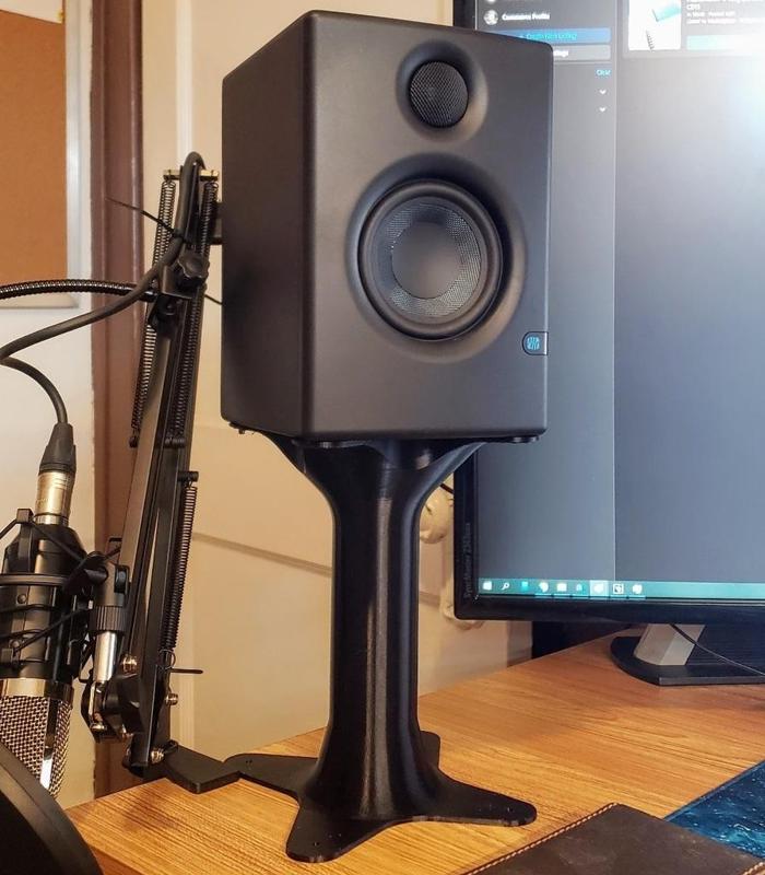 Speaker stand for 3.5" studio monitors