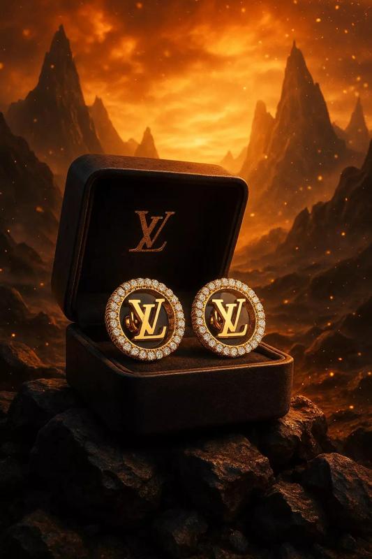 Signature Glow Studs Earrings
