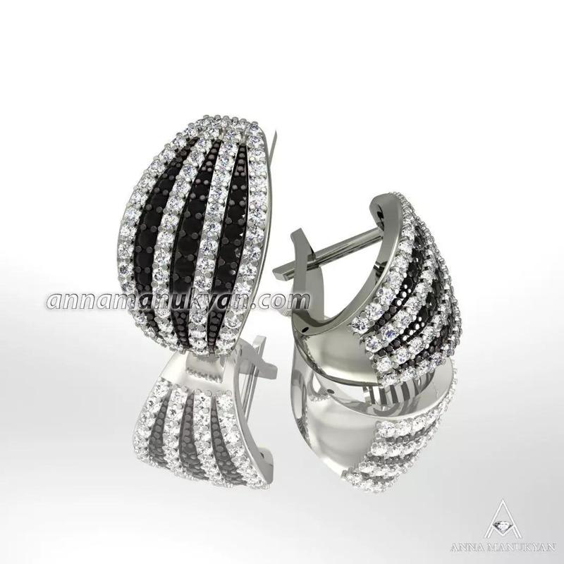 0005Model - Earrings