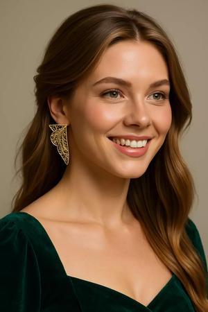 Dragonfly Wing Earring   A Blend of Elegance and Boldness