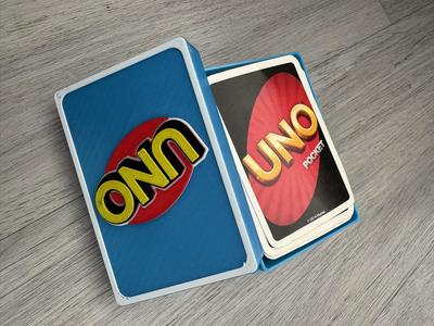 Uno pocket box