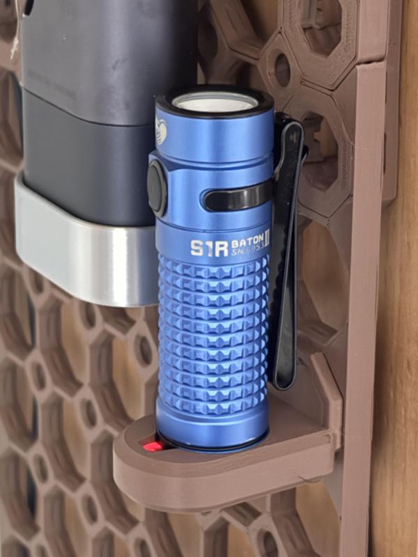Olight Flashlight  Charger Stand für Multiboard