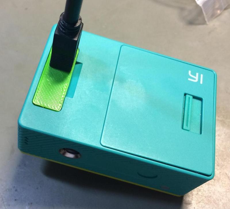 Xiaomi Yi ports cover with micro usb charging port uncovered