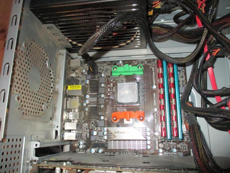 Asrock 970Extreme3: Plastic-Holder replacement for the Socket AM3+ CPU-Cooler