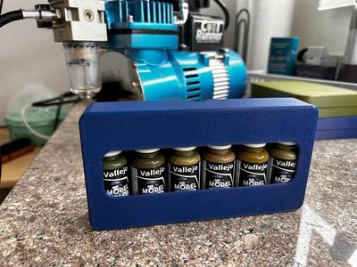 Vallejo Portable Paint Box (6 Bottles 18ml)