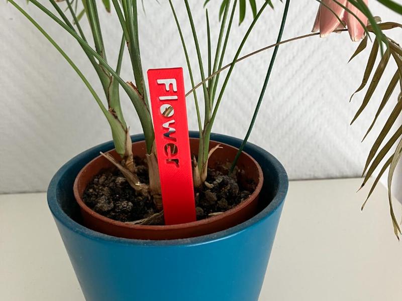 Customizable plant marker stake