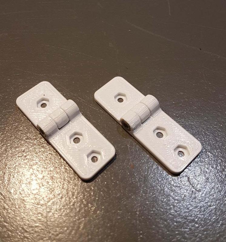 Small Hinges (Petites charnières)