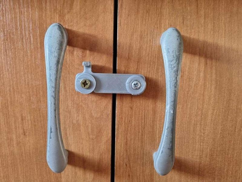Child cabinet safety lock
