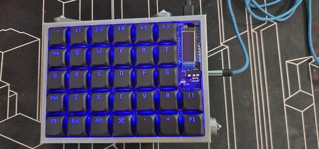 helix keyboard with legs