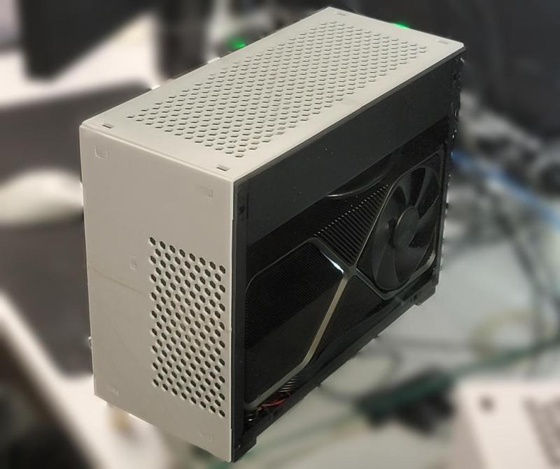 Lian Li and Dan - A4 H2O Replacement Panel Cover