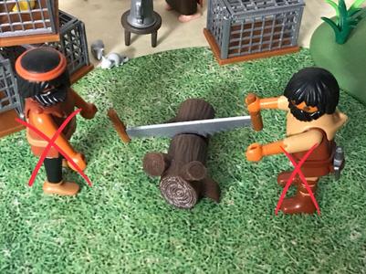 TRUNK AND SAW MINIATURE NATIVITY SCENE MINIATURE SCALE FIGURES PLAYMOBIL