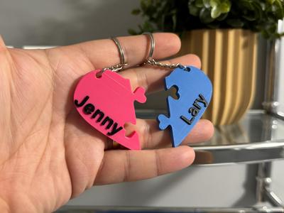 Customizable Split Heart Keychain - A Special Bond