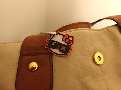 HELLO KITTY - KEYRING WITH SUNGLASSES INITIAL K