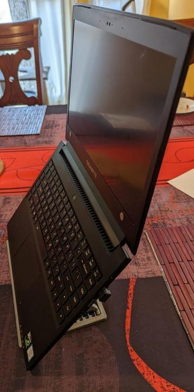 Folding portable laptop stand