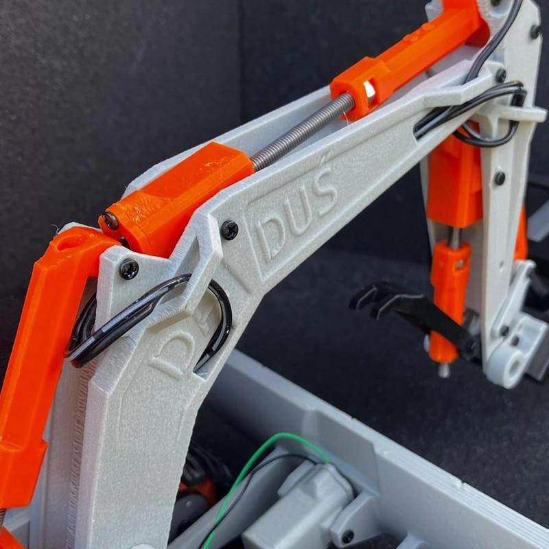 RC Excavator's main boom with hidden wires