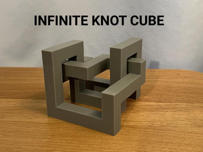 Infinite Knot Cube