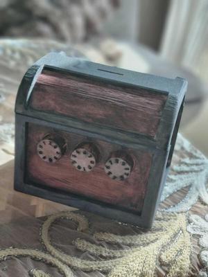 Treasure chest piggy bank with working number passcode