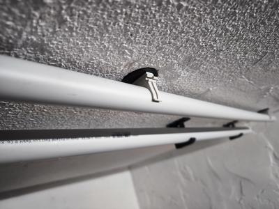 Eine einfache Basisplatte für Kabelklemmen auf Styropor/Styrodur.