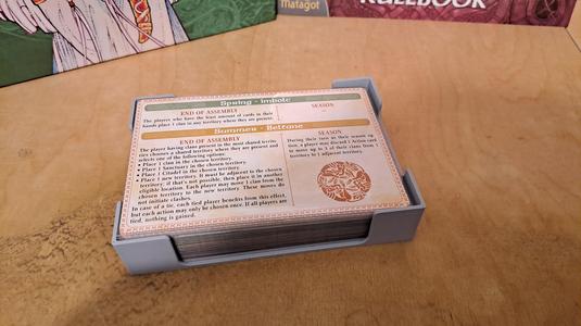 Inis Insert variation (thick sleved cards)