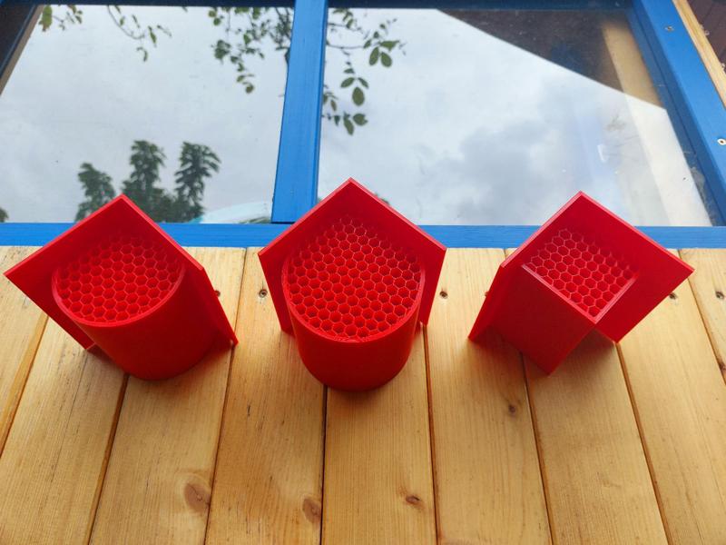 Simple insect and bee hotel