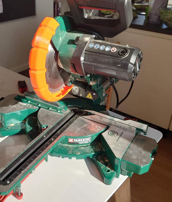 Parkside PKZS2000A1 blade guard (use at own risk)