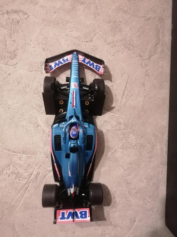 Wall Stand for F1 Scale 1/18