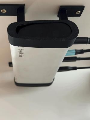 Belkin Thunderbolt 3 Express Dock holder