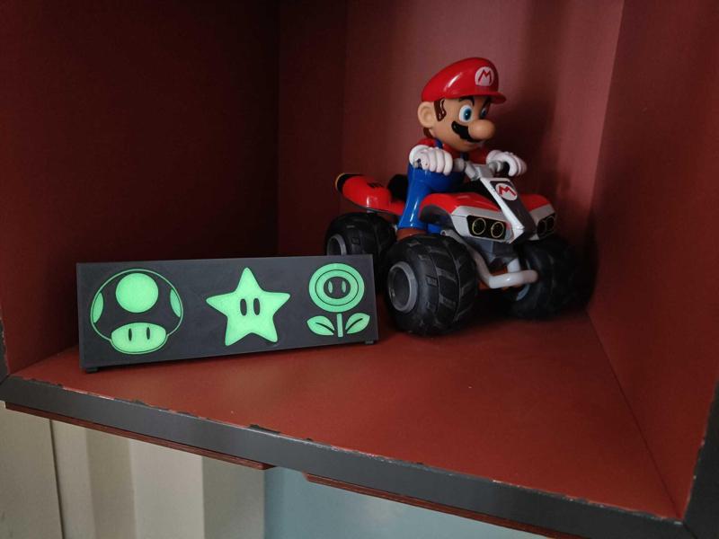 Mario power-up dislpay (Glow in the dark)