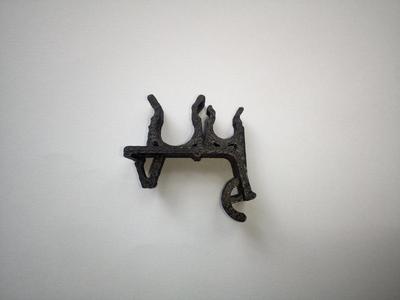 Isuzu Trooper/Bighorn 87-91 hood rods holder