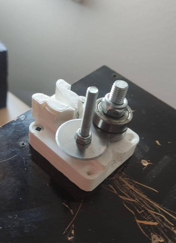 Adjustable Bottle Cutter PET