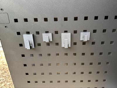 Hooks for Otto Wilde Gas Grill G32 + Cabinet Modules