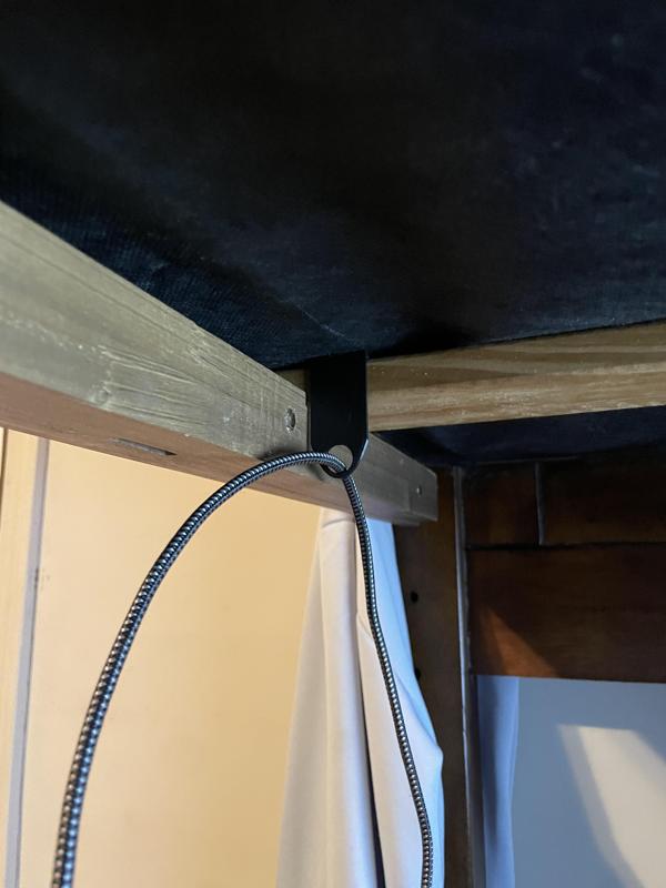 VR cable holder