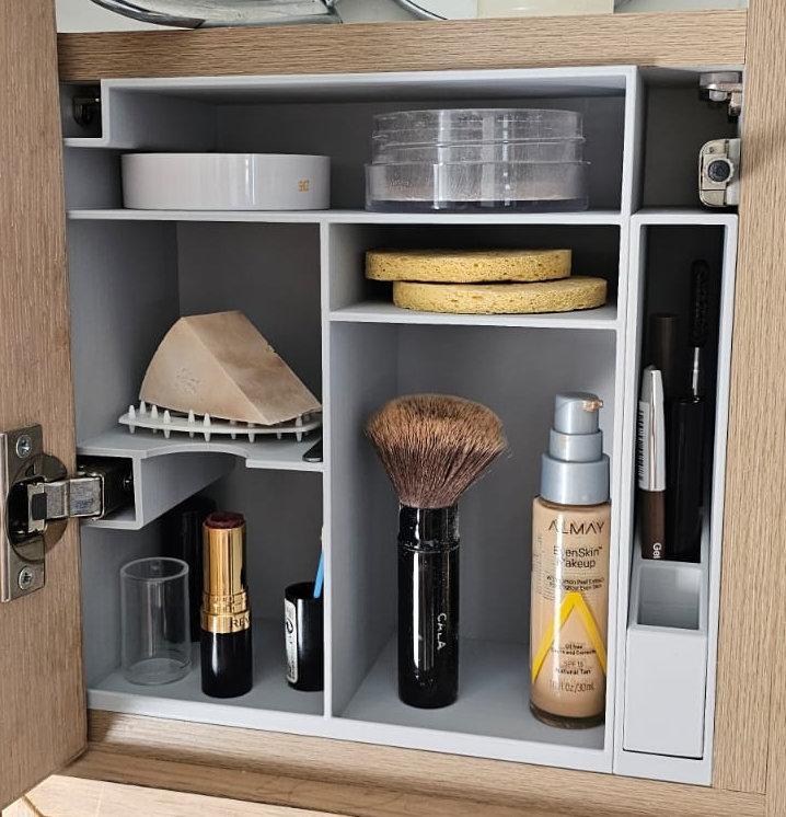 Makeup shelf for bathroom - parametric