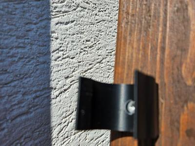 Pool pole holder