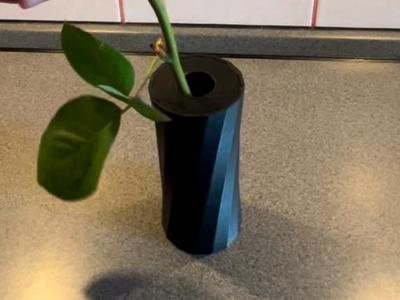Spiral vase black edition