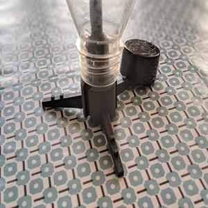 Bottle drainer (égouttoir à bouteilles)