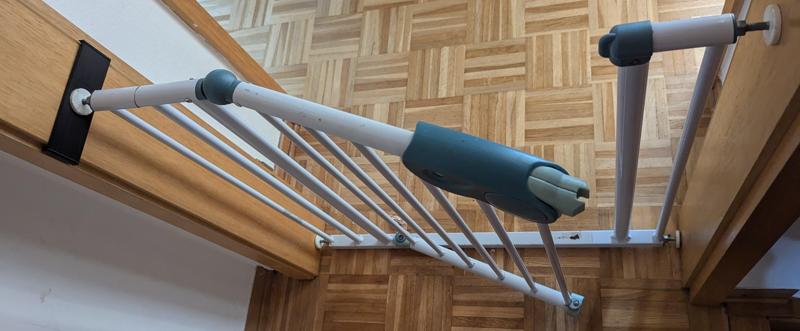 grille support element (slide stop)