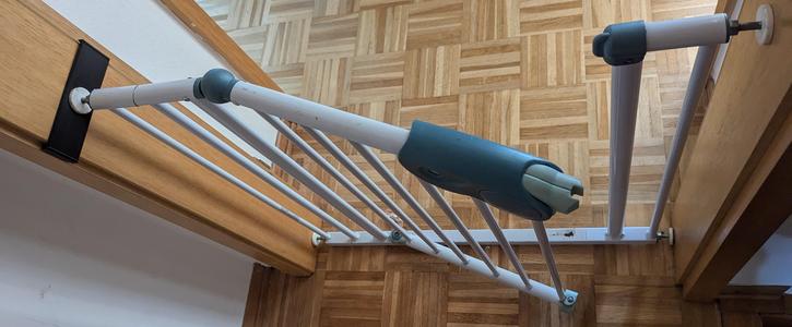 grille support element (slide stop)