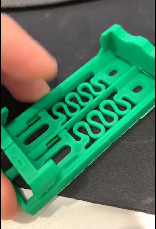 18650 holders with integrated spring