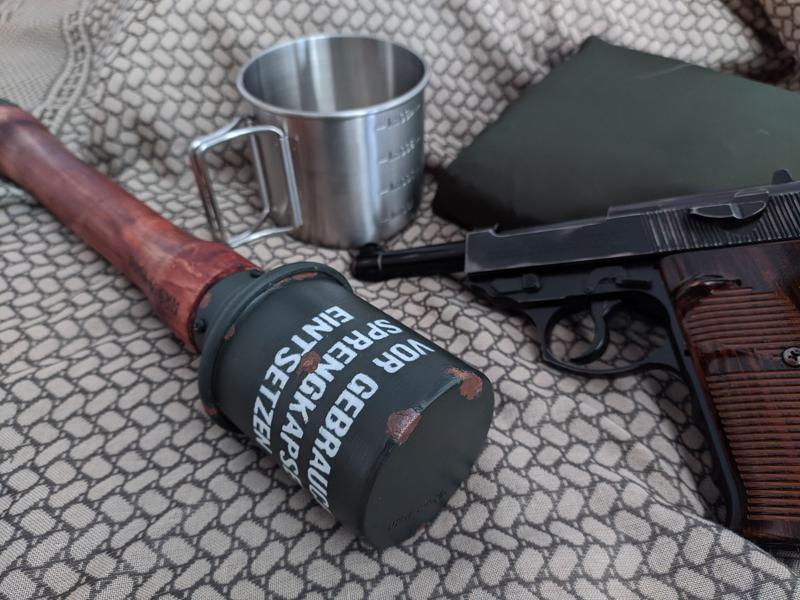 Stielhandgranate M24