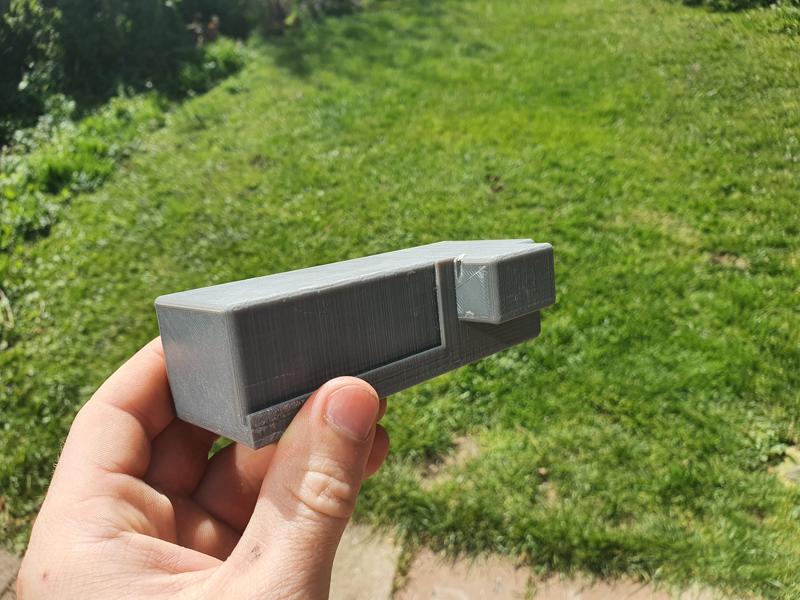 Geology object glass holder sawing tool