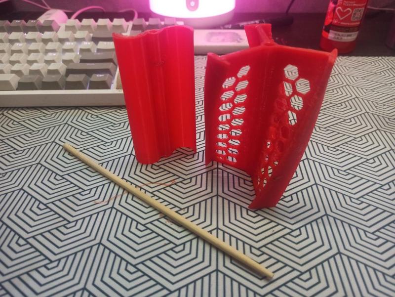 (vase mode) miniature vertical-axis wind turbine (vawt)