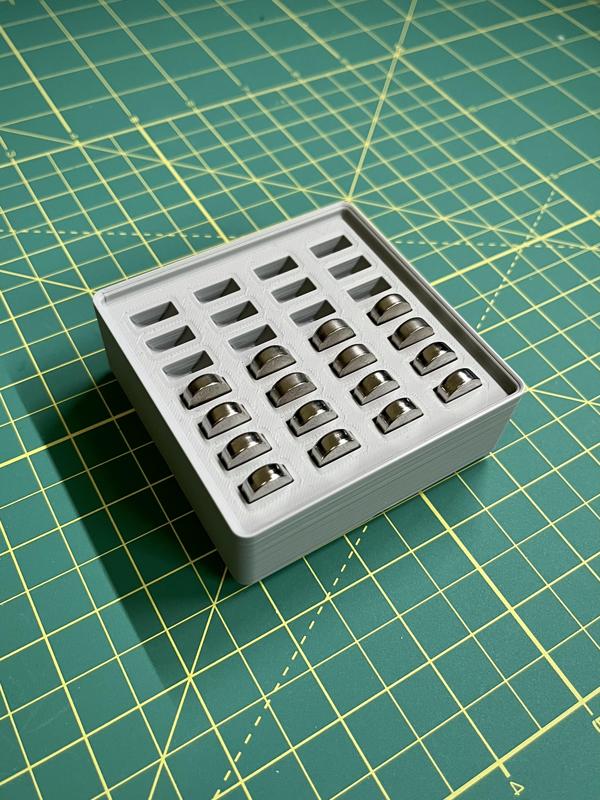 Gridfinity Bin - AG13/LR44 Batteries