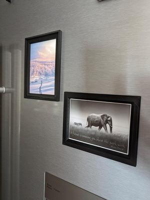 Customizable Magnetic Picture Frame