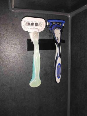 Razor holder