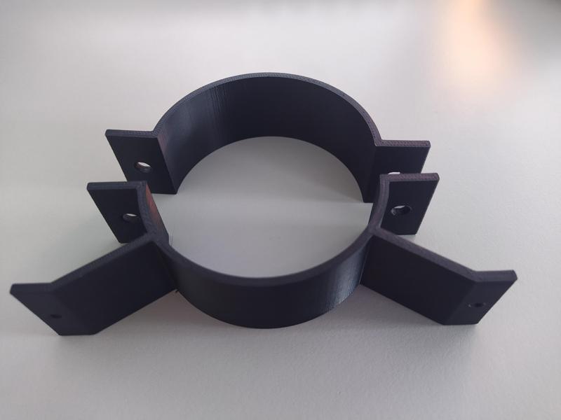 Uchwyt montażowy do rury spustowej 69mm/ Drain pipe 69mm wall mount